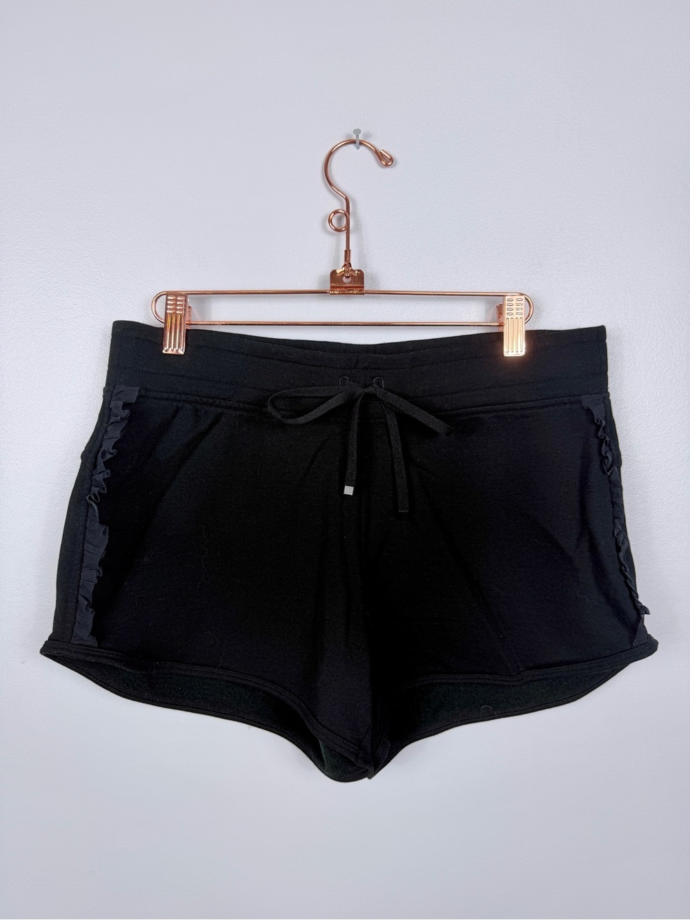 Victoria’s Secret Sport black mesh hem athletic lounge shorts size small